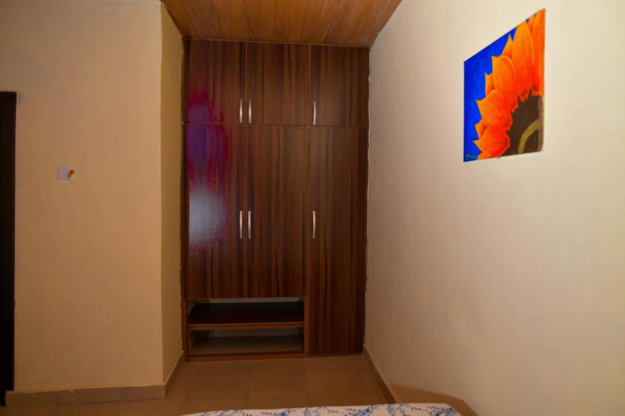 Living Green Apartments Airport Pick Up مدينة بنين المظهر الخارجي الصورة