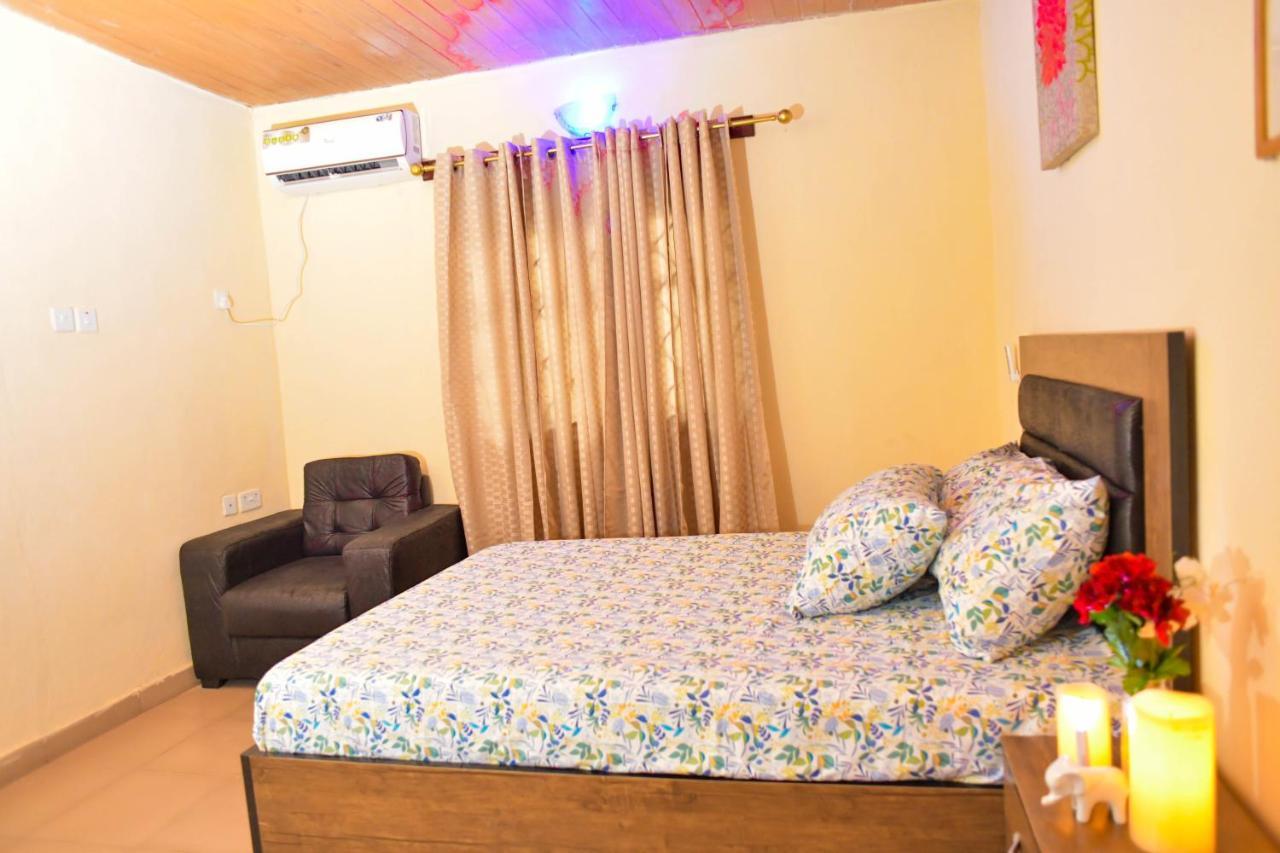 Living Green Apartments Airport Pick Up مدينة بنين المظهر الخارجي الصورة
