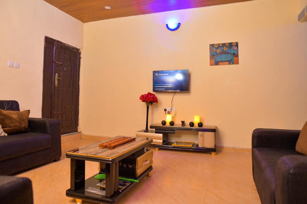 Living Green Apartments Airport Pick Up مدينة بنين المظهر الخارجي الصورة