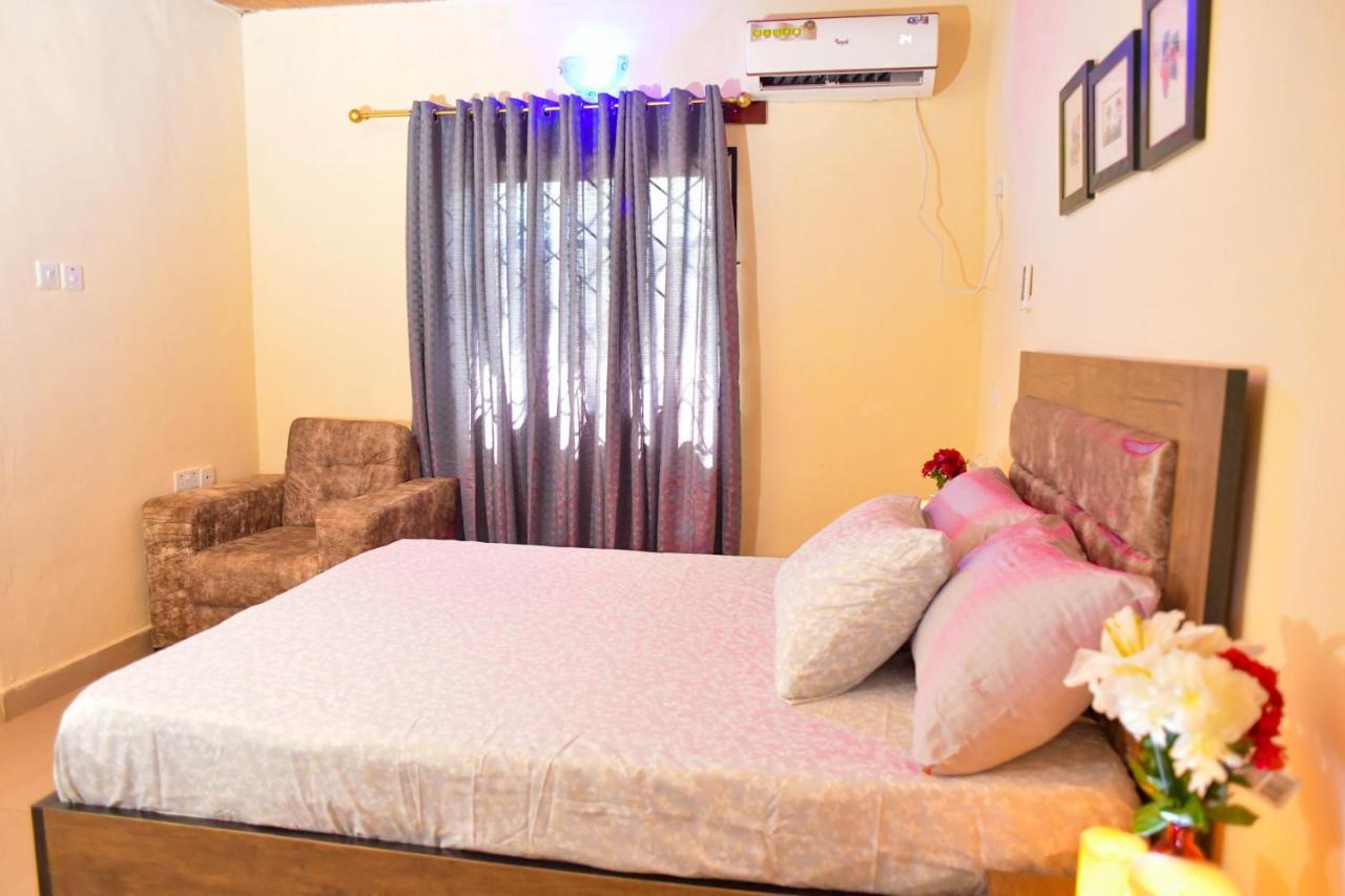 Living Green Apartments Airport Pick Up مدينة بنين المظهر الخارجي الصورة