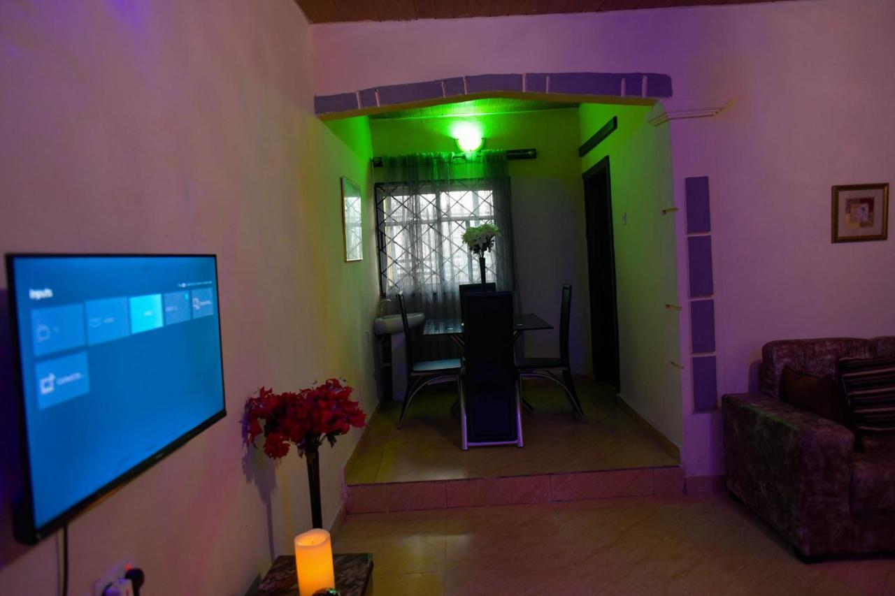 Living Green Apartments Airport Pick Up مدينة بنين المظهر الخارجي الصورة