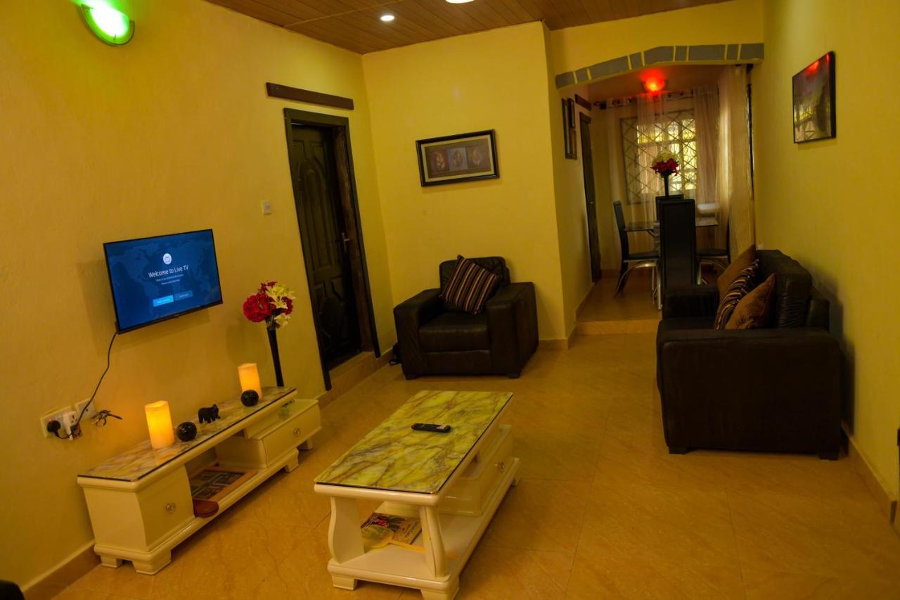 Living Green Apartments Airport Pick Up مدينة بنين المظهر الخارجي الصورة