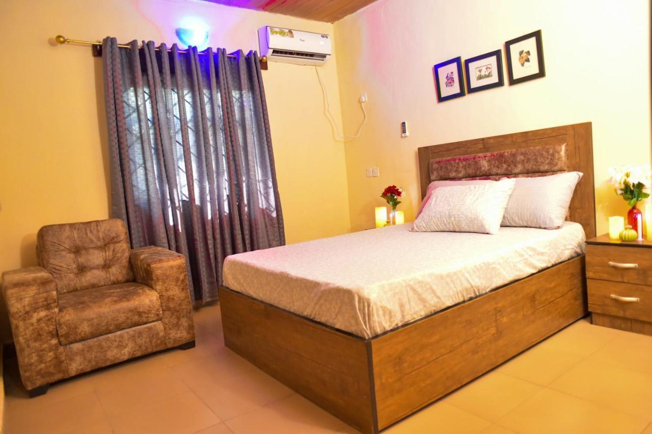 Living Green Apartments Airport Pick Up مدينة بنين المظهر الخارجي الصورة