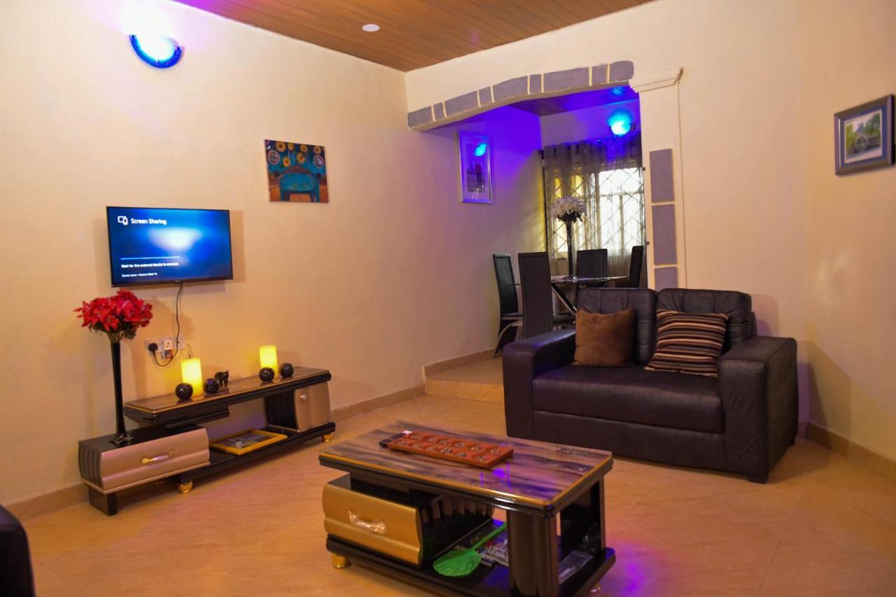 Living Green Apartments Airport Pick Up مدينة بنين المظهر الخارجي الصورة