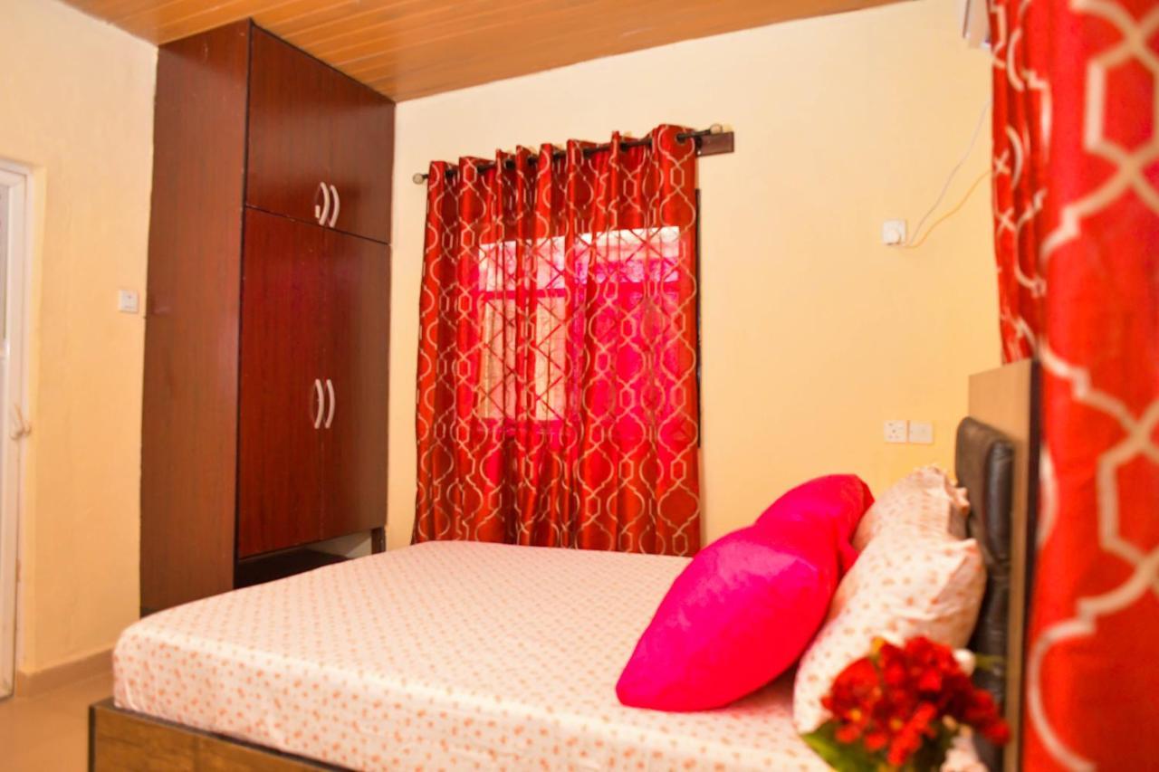 Living Green Apartments Airport Pick Up مدينة بنين المظهر الخارجي الصورة