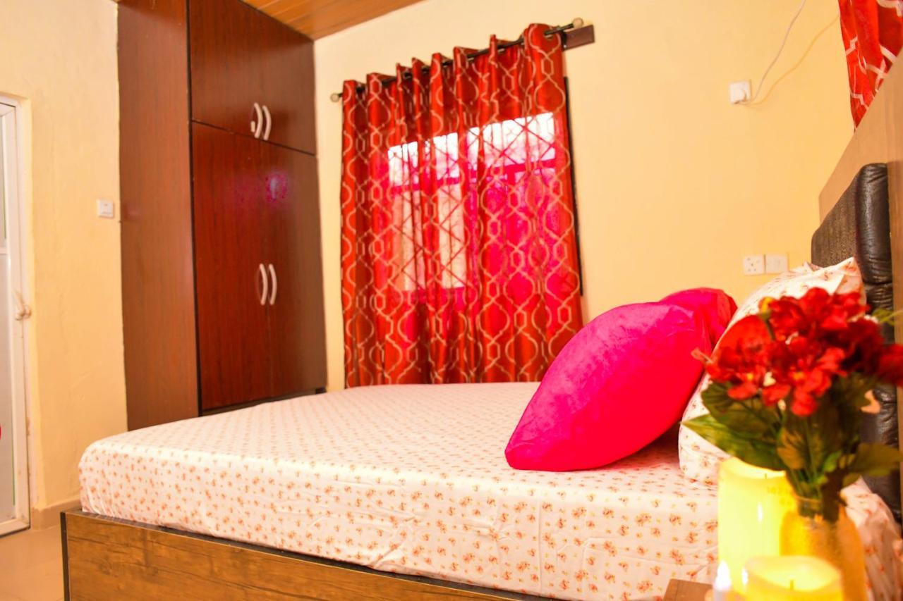 Living Green Apartments Airport Pick Up مدينة بنين المظهر الخارجي الصورة